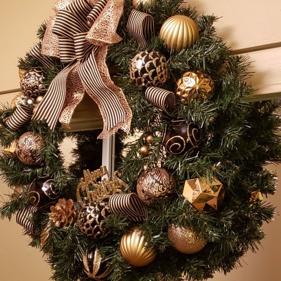 Christmas Holiday Gold/ Black Decorated Classic Large Winter Front Door Wreath - Picture 9 of 9